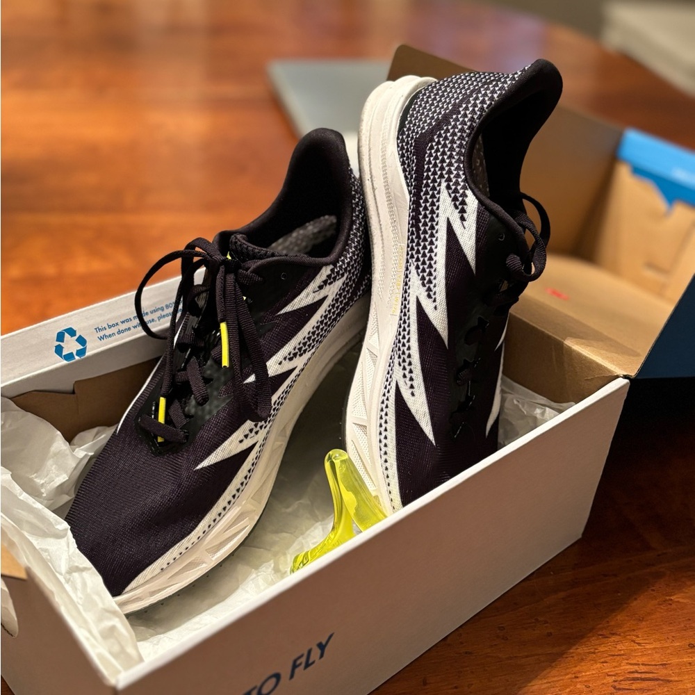 HOKA Crescendo Running Shoes